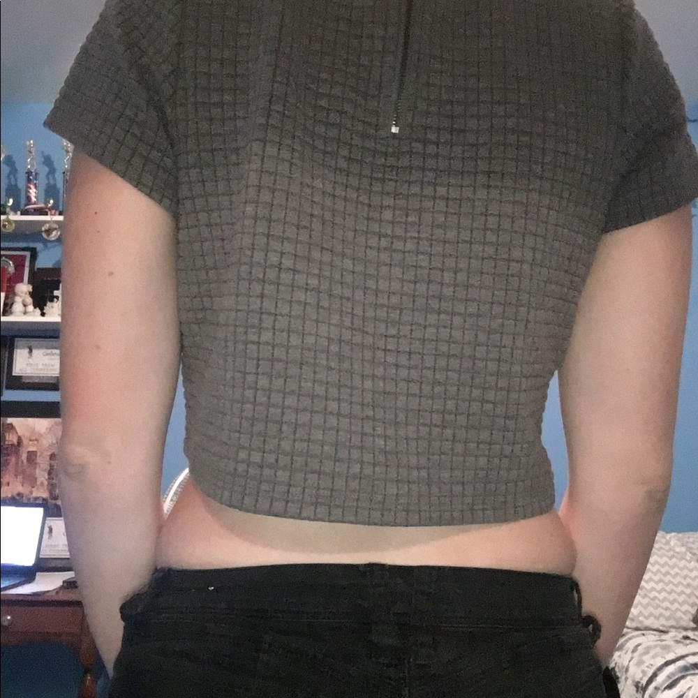 Grey Square Patterned Crop - Picture 4 of 4